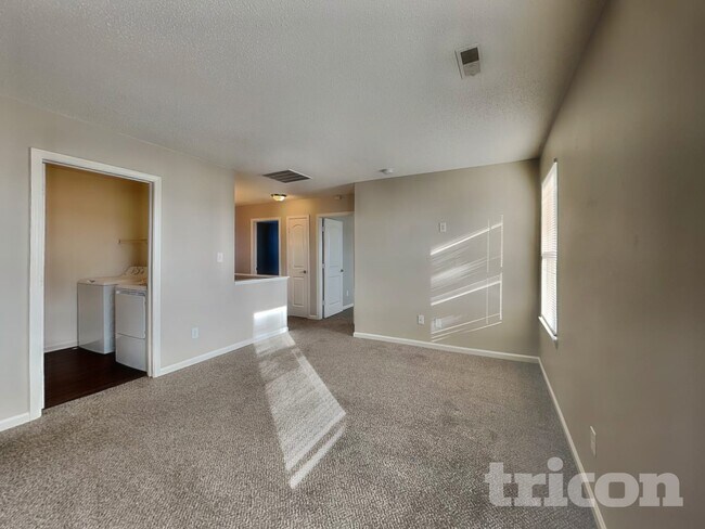 Building Photo - 1432 Dowell St