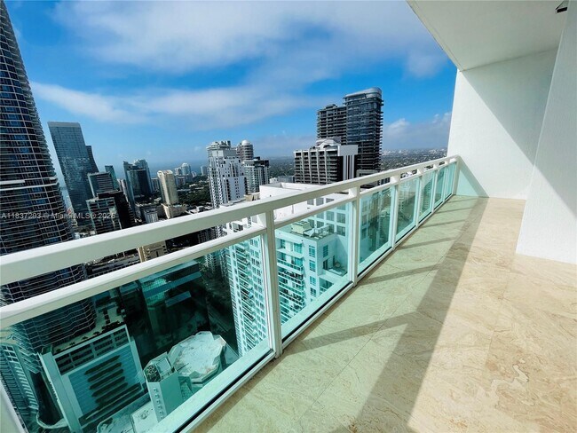 Building Photo - 950 Brickell Bay Dr