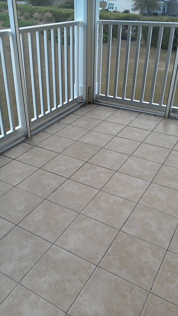 Building Photo - SPECIAL!  2 Bedroom/2 bath Condo - 1/2 half rent second month