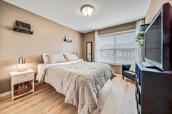 Building Photo - 1960 Commonwealth Blvd