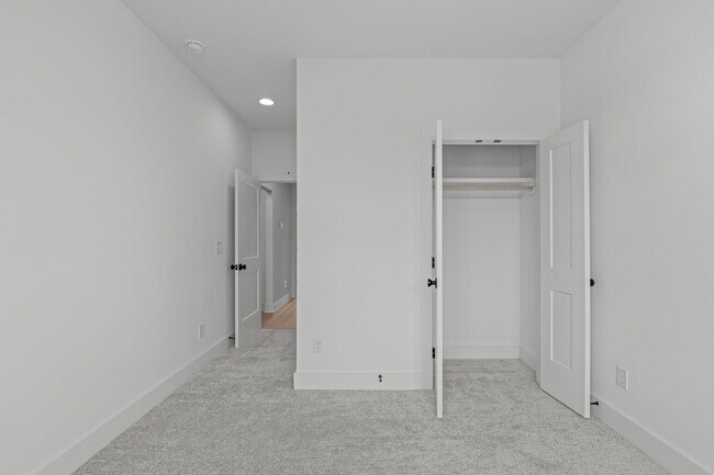 Building Photo - Luxurious New Construction End Unit 4BD, 4BA Downtown Raleigh Townhome with Rooftop Terrace