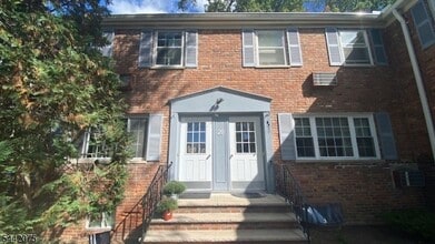 Building Photo - 28 Wedgewood Dr