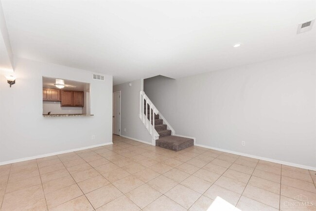 Building Photo - 44 Apple Ln