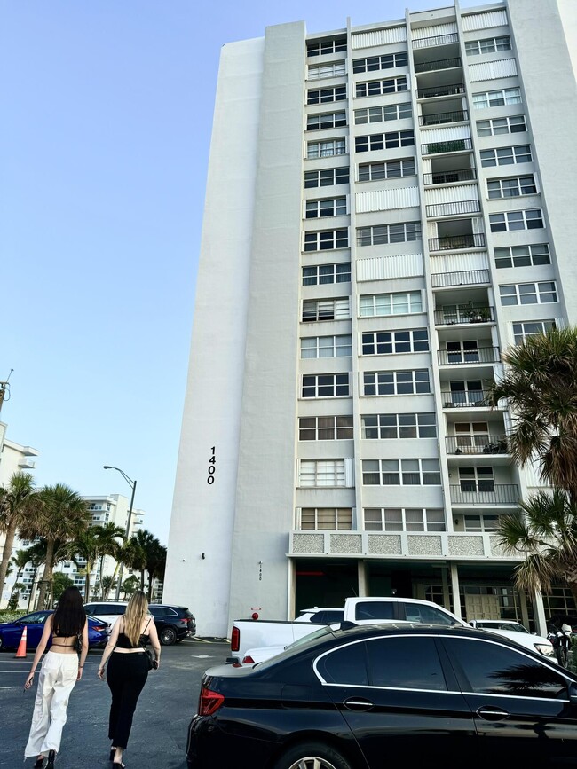 Building Photo - 1400 S Ocean Dr