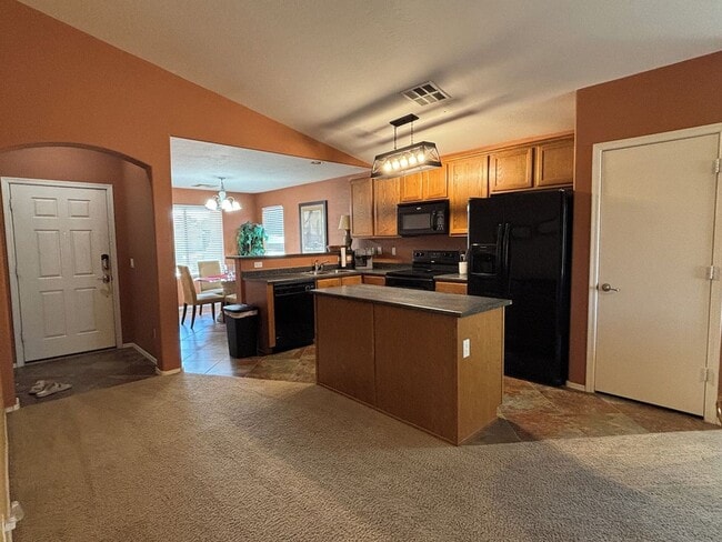 Building Photo - 776 W Fairlane Ct
