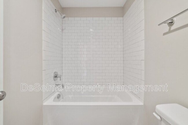 Building Photo - 759 Mill Creek Meadow Dr