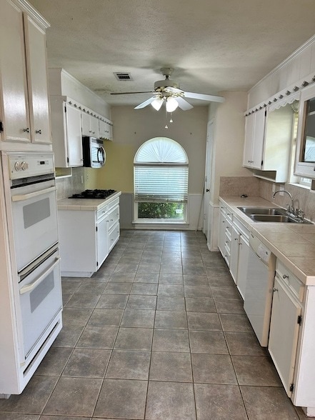Building Photo - 502 Spring Willow Dr