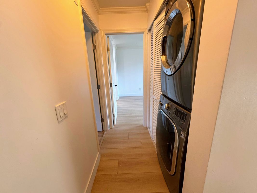 Building Photo - 4894 Rue Le Mans