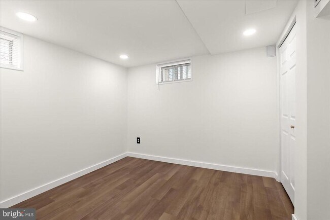 Building Photo - 517 Winters Ln