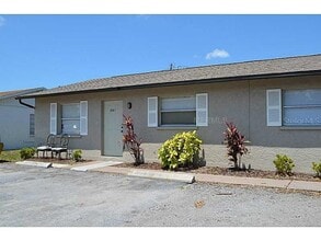 Building Photo - 3 Bedroom, 2 Bathrooms Apartment with Wate...