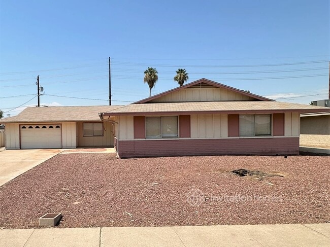 Primary Photo - 3828 W Lane Ave