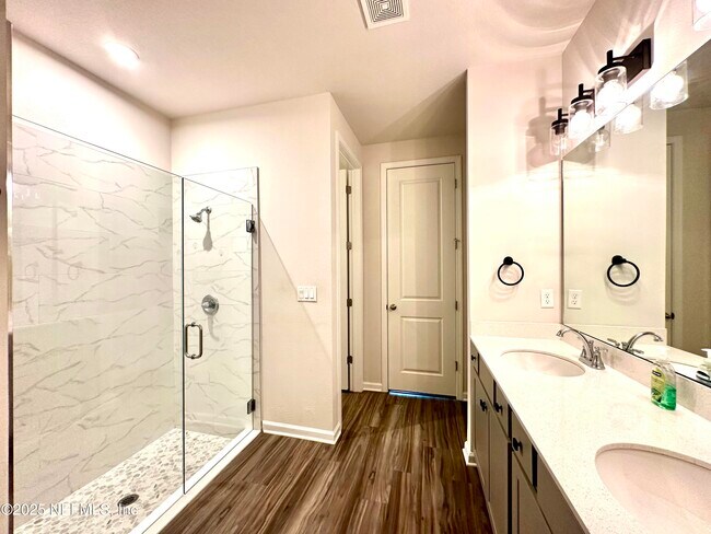 Building Photo - 75310 White Rabbit Ave