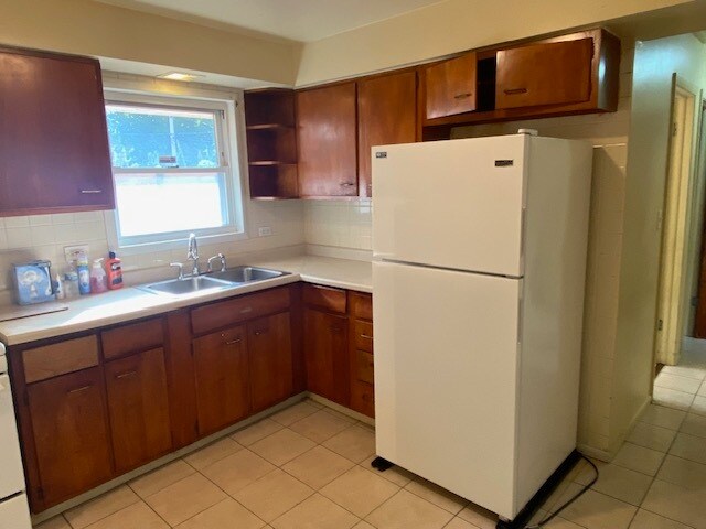 kitchen - 11200 S Hale Ave