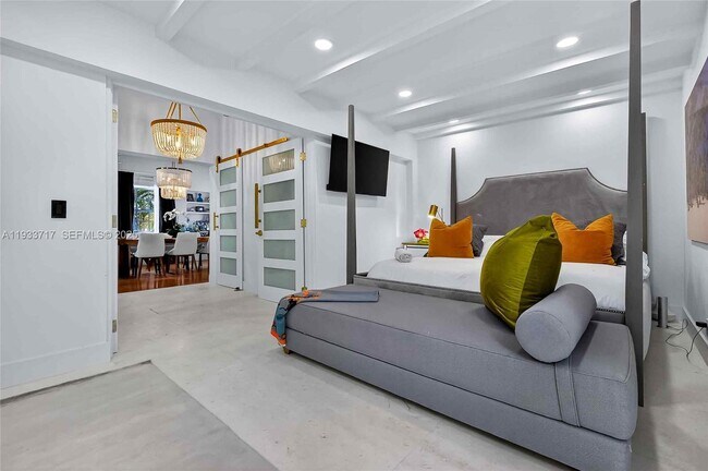 Building Photo - 800 NE 97th St