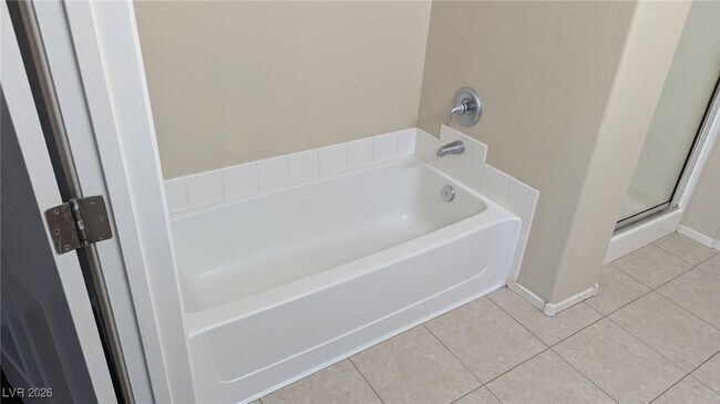 Building Photo - 2291 W Horizon Ridge Pkwy