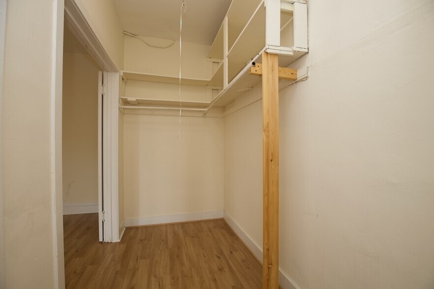 Building Photo - 4854 N Damen Ave