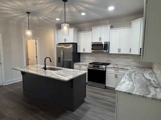 Building Photo - 3 Bed 2.5 Bath Brand New Townhome