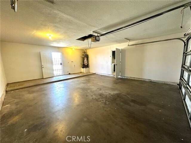 Building Photo - 10918 Maya St