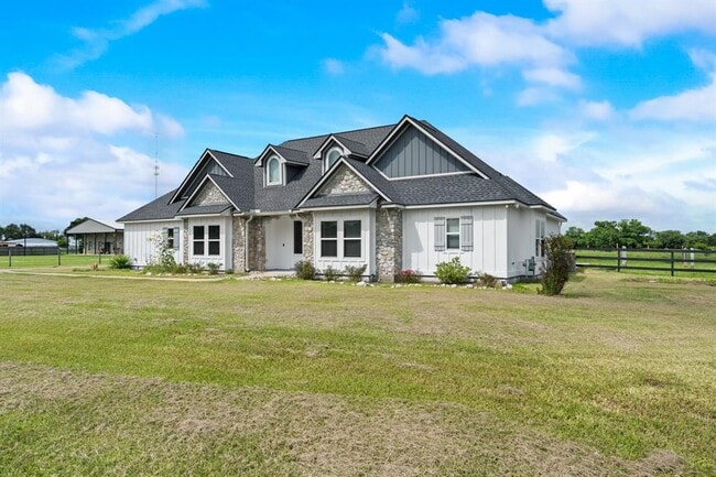 Building Photo - 2999 County Rd 208
