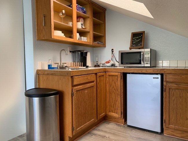 Building Photo - 16979 East Ln