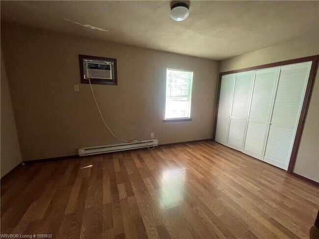 Building Photo - 903 N 47th St