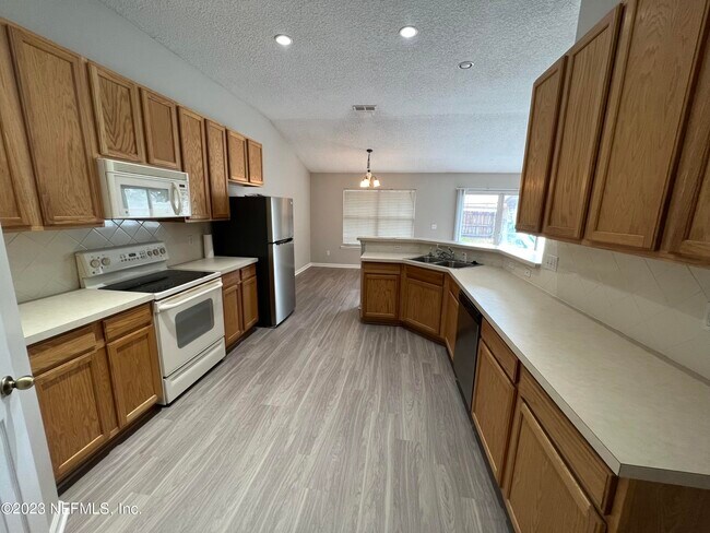 Building Photo - 8531 Longford Dr