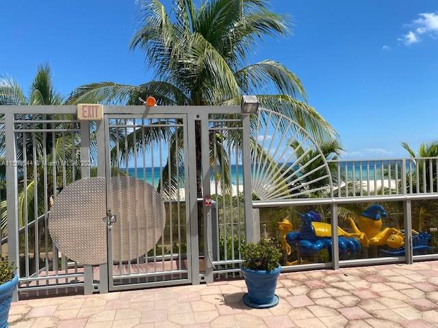 Building Photo - 6039 Collins Ave