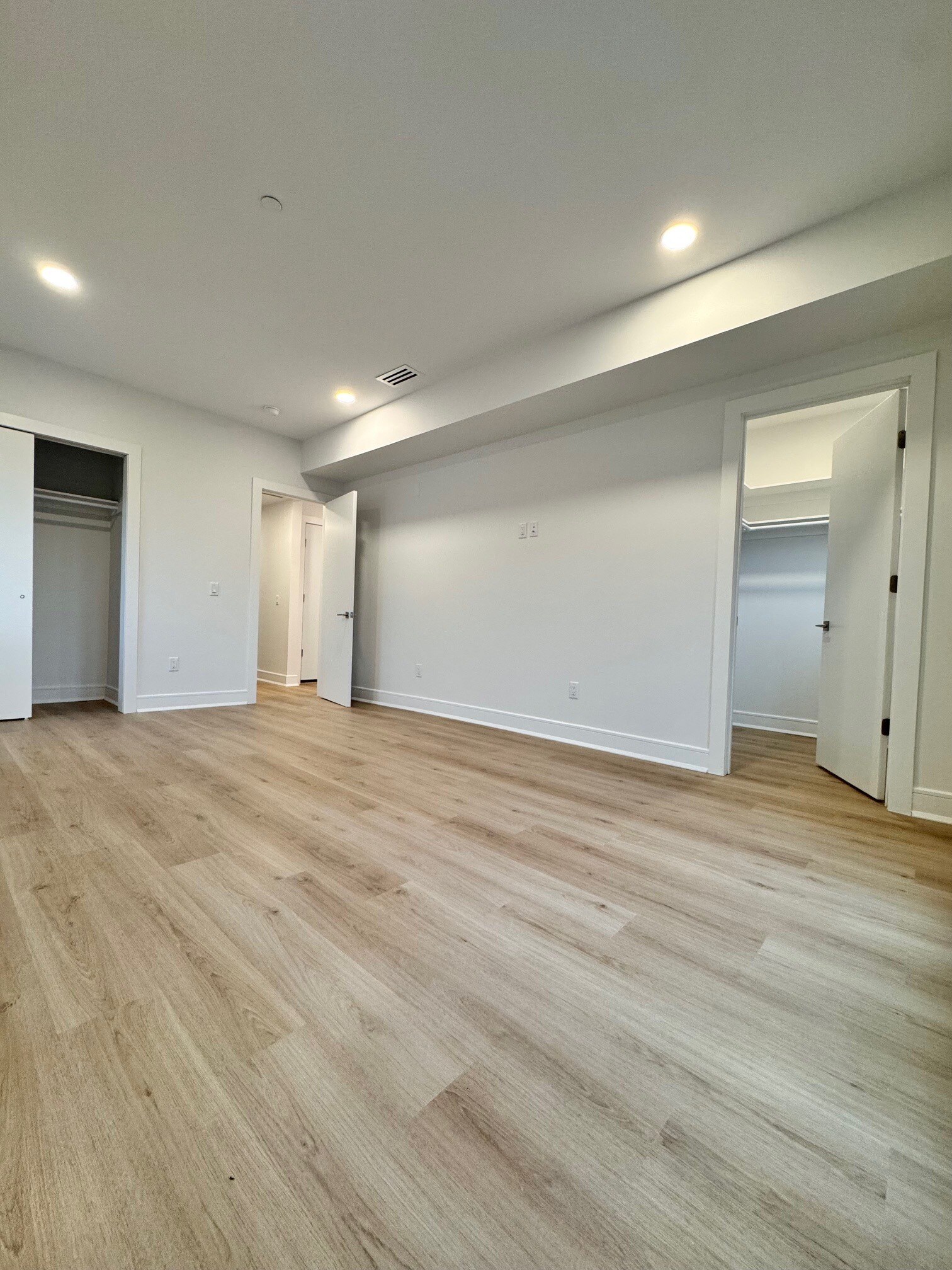 Building Photo - 85 W High St