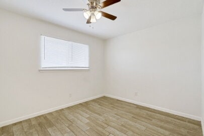 Building Photo - Single story corner home features 3 beds, 2 bathrooms