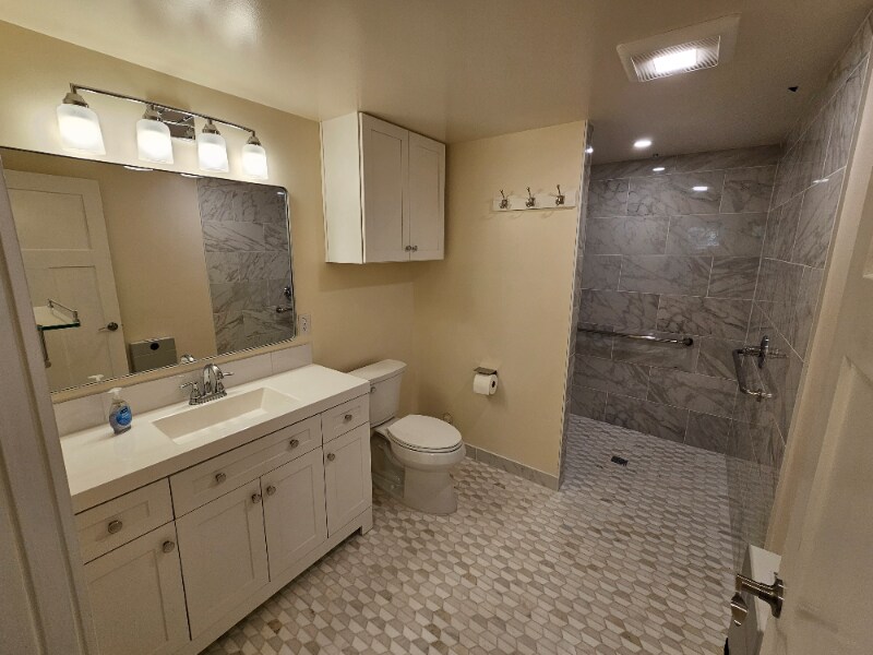 Building Photo - 6311 NE 196th St