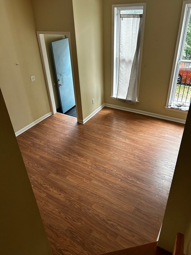 Primary Photo - 3 bedrooms 2 bathrooms