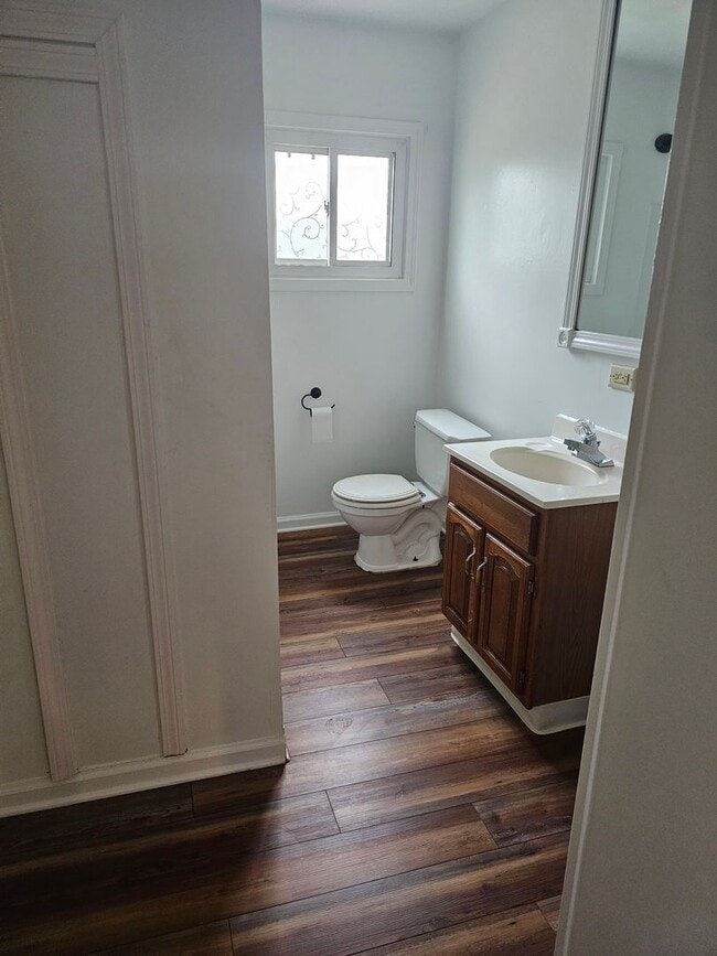 Building Photo - 2BR Remodeled House Hollidaysburg
