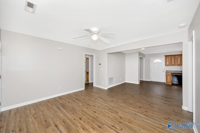 Building Photo - 800 Linwood Dr NW