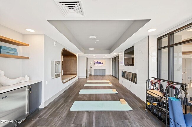 Building Photo - 7111 E Tierra Buena Ln