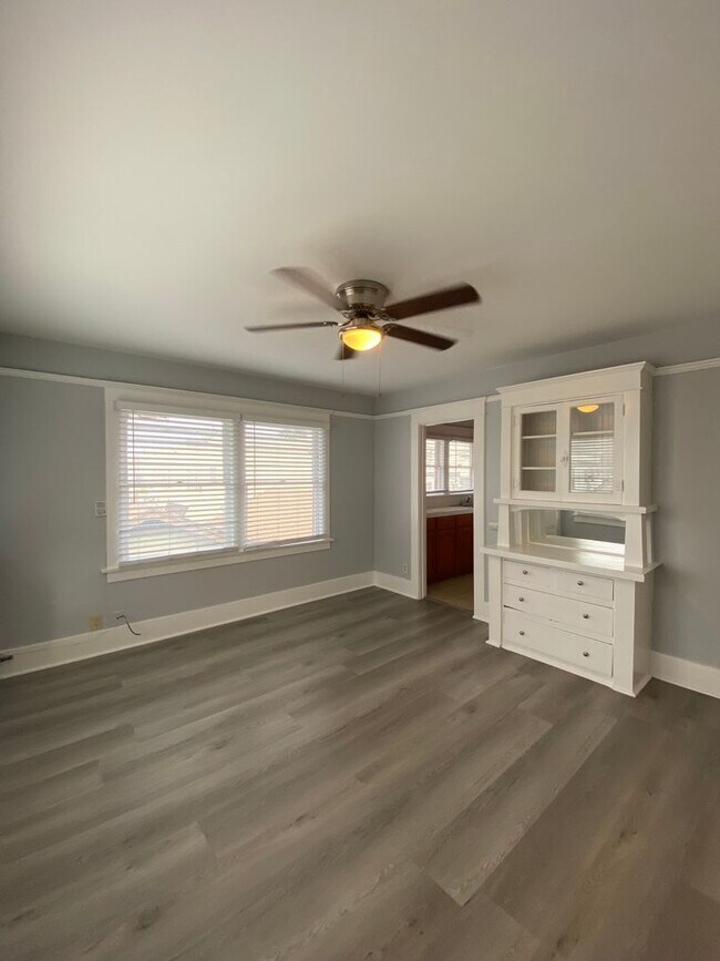 Interior Photo - c427