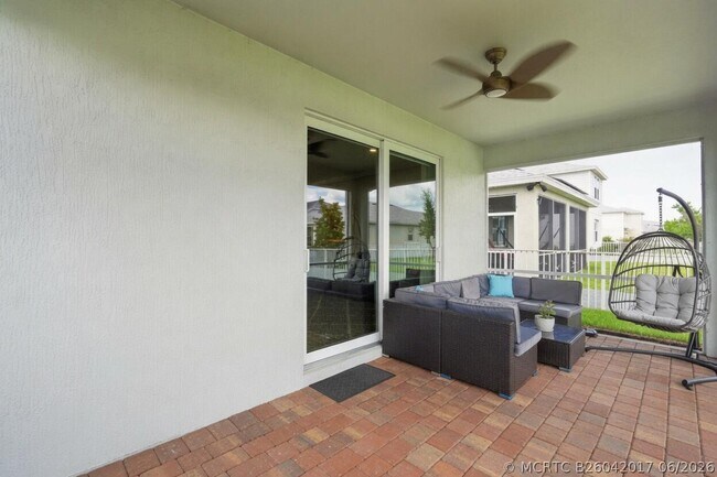 Building Photo - 10430 SW Captiva Dr