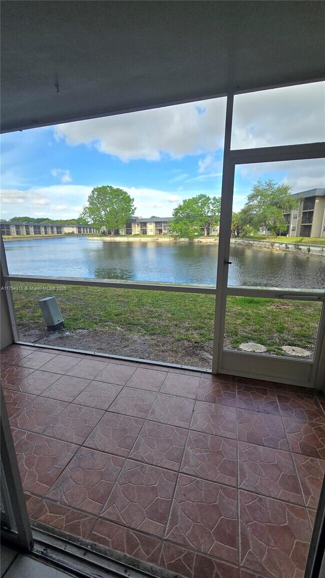 Building Photo - 7801 S Colony Cir