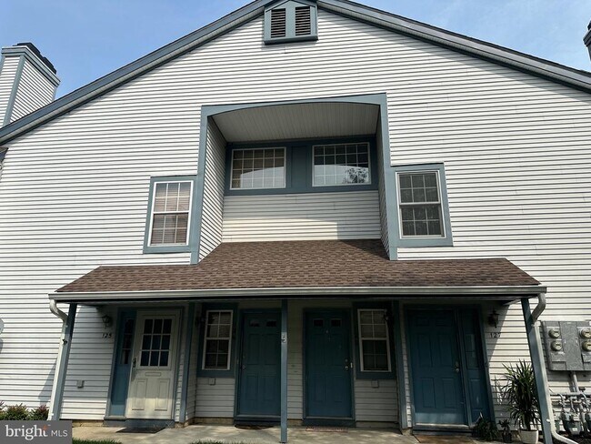 Building Photo - 128 Andover Pl