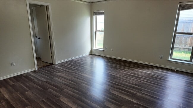 Building Photo - 613 Palomar Ln