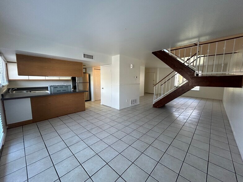 Building Photo - 5744 N 44th Ave