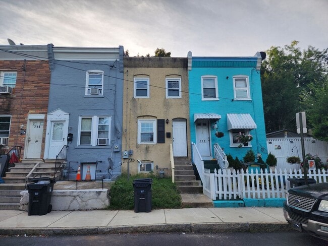 Building Photo - 714 Douglas St
