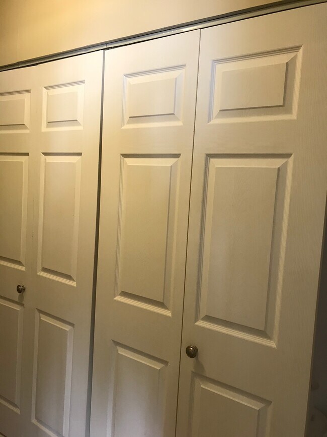 Building Photo - 270 Marin Blvd