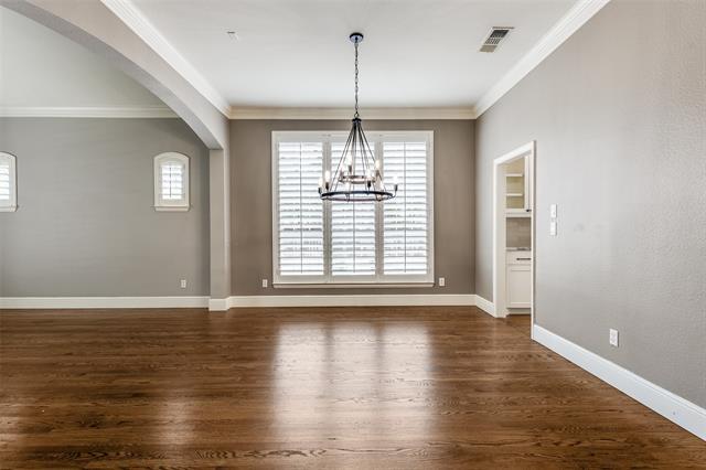 Building Photo - 840 High Willow Dr