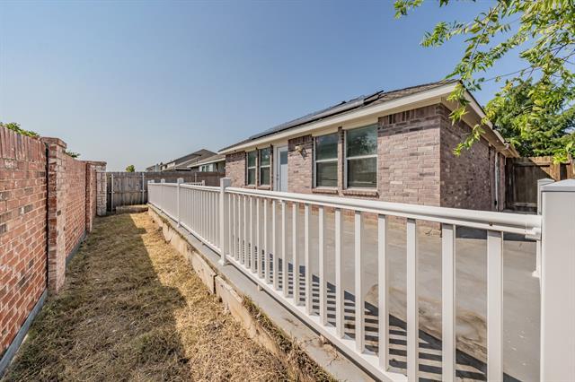 Building Photo - 8932 Sunny Hollow Dr