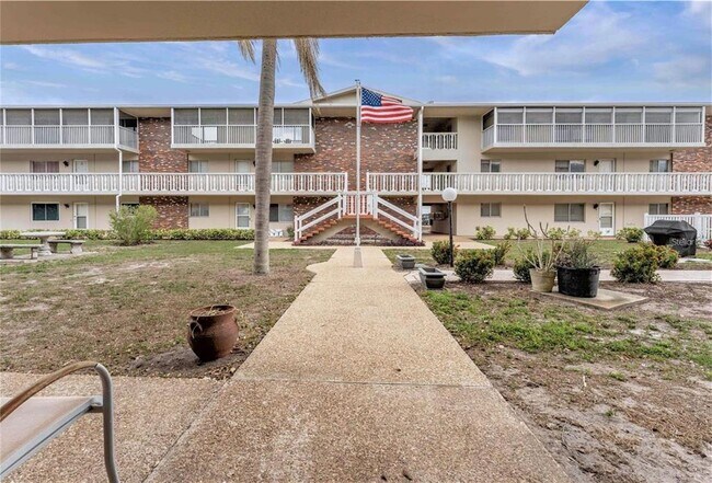 Building Photo - 3751 S School Ave