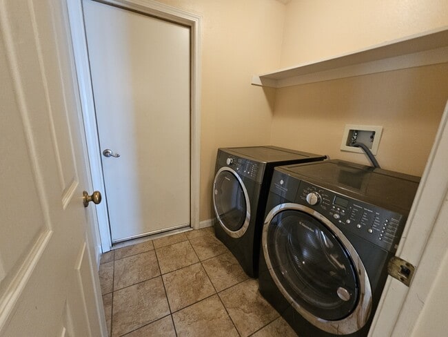 Building Photo - 5400 Sugar Pine Dr