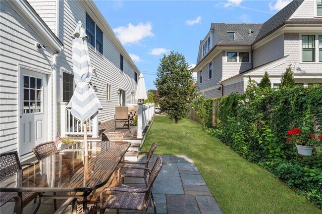 Building Photo - 73 Merton Rd