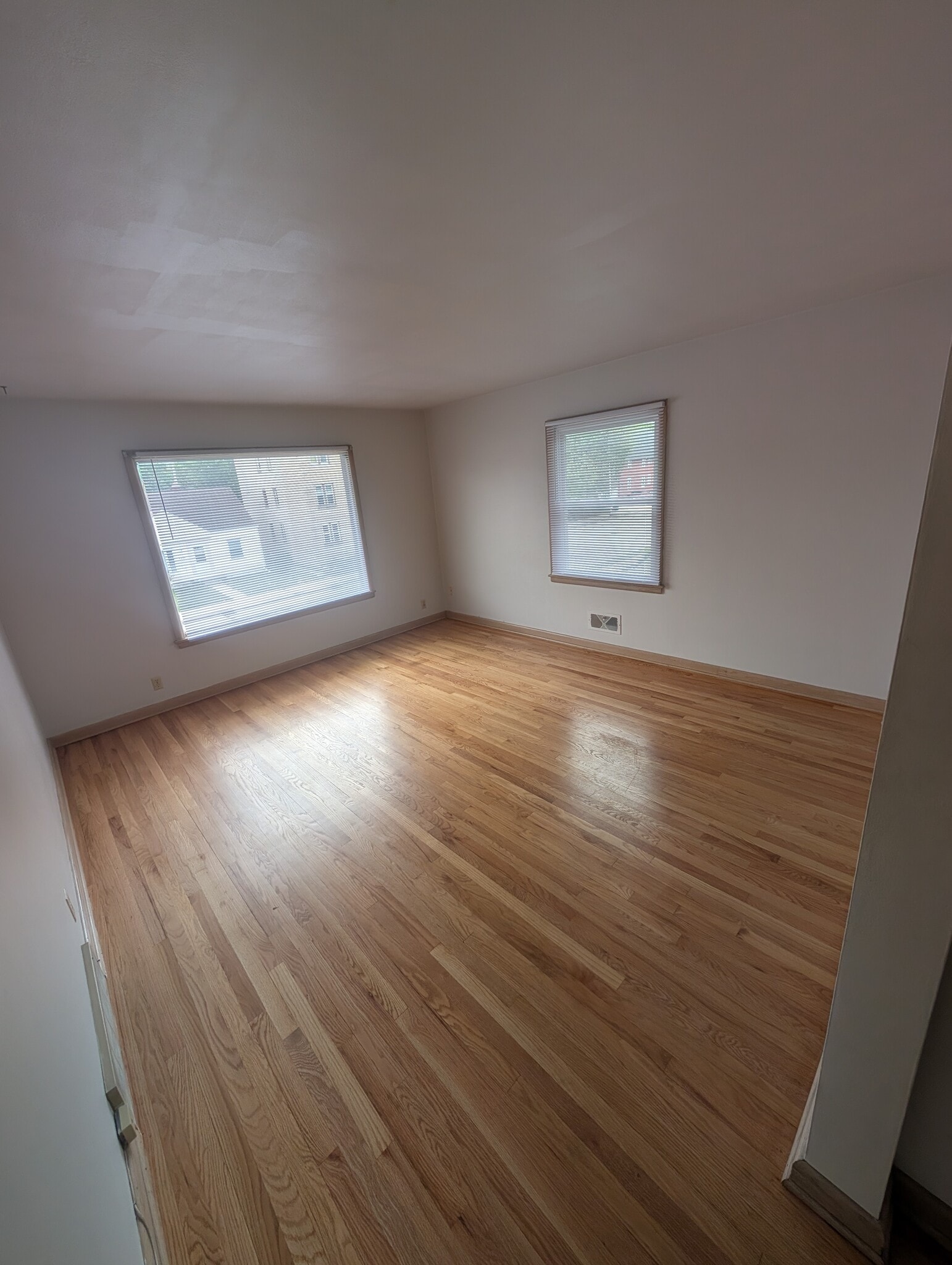 Building Photo - 7936 W Becher St