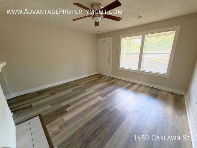Building Photo - 1450 Oaklawn St