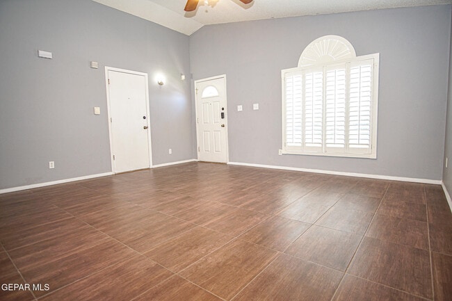 Building Photo - 3717 Tierra Zafiro Dr